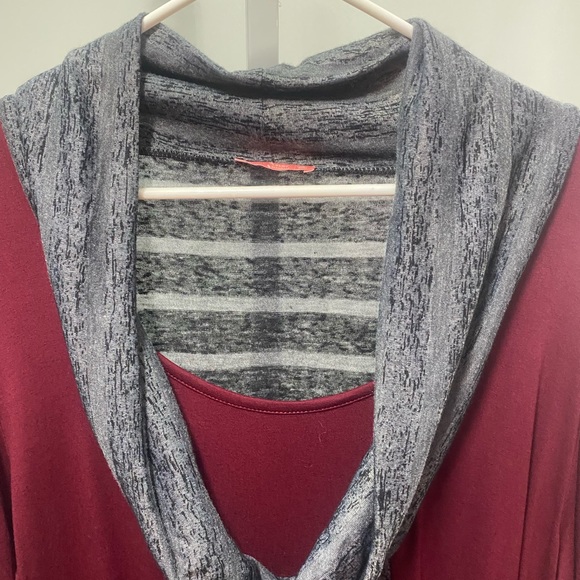 Simply Aster Firmiana‎ Size 3X Long Sleeve Pocket Tunic Top Burgundy & Gray - Picture 4 of 10